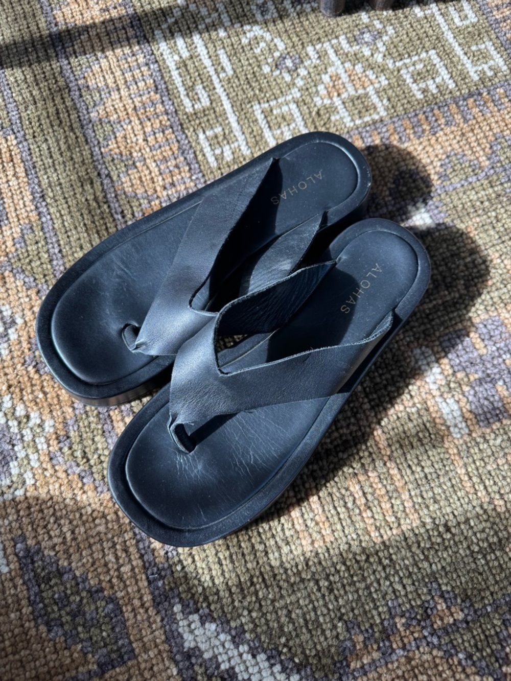 ALOHAS Black Leather Platform Flip Flops - Picture 2 of 4